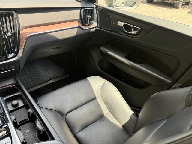 2019 Volvo S60 T6 Momentum