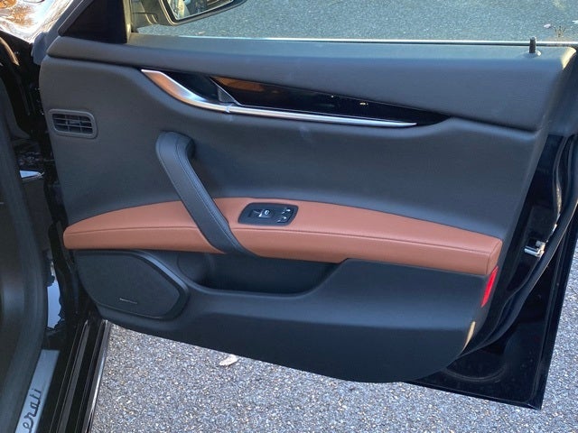 2022 Maserati Ghibli Modena Q4