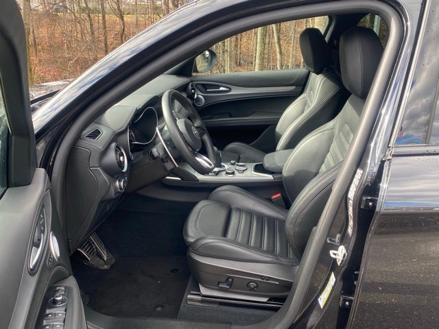 2023 Alfa Romeo Stelvio Veloce AWD