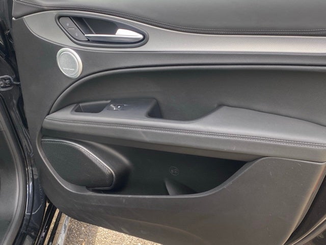 2023 Alfa Romeo Stelvio Veloce AWD