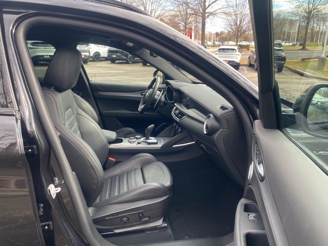 2023 Alfa Romeo Stelvio Veloce AWD