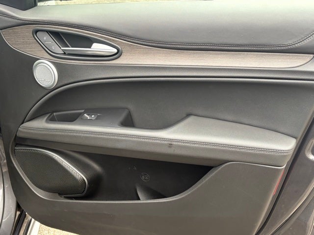 2023 Alfa Romeo Stelvio Ti AWD