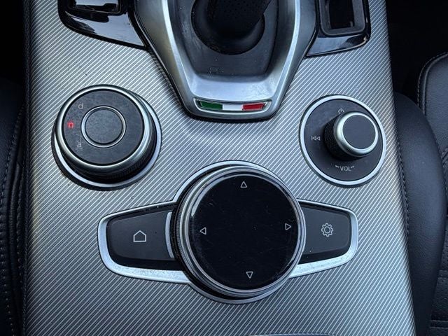 2023 Alfa Romeo Stelvio Veloce AWD