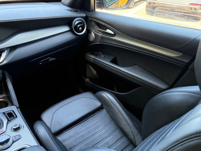 2023 Alfa Romeo Stelvio Veloce AWD